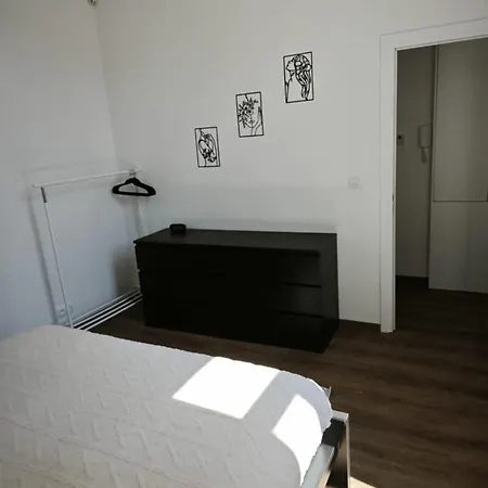 Welcome-renovated & Air-conditioned Apartamento