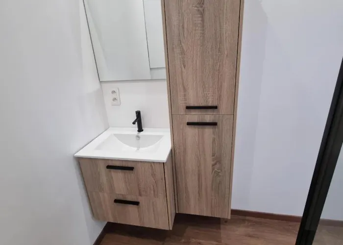 Welcome-renovated & Air-conditioned *