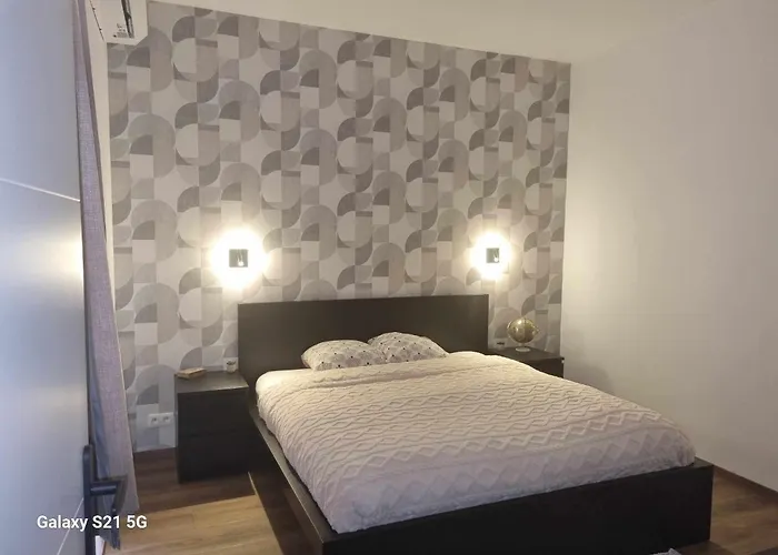 Welcome-renovated & Air-conditioned *