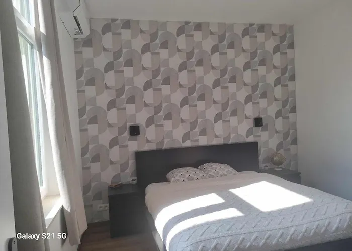 Welcome-renovated & Air-conditioned